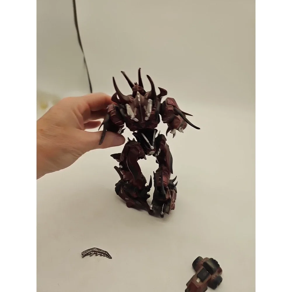 Toy Model MacFarlane Regenerative Spawn 28th Generation Robot Doll Needs Repair